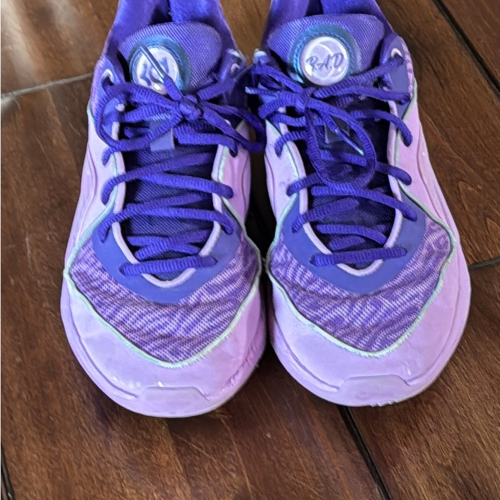 Basketball shoes- KD 16 B.A.D size 8